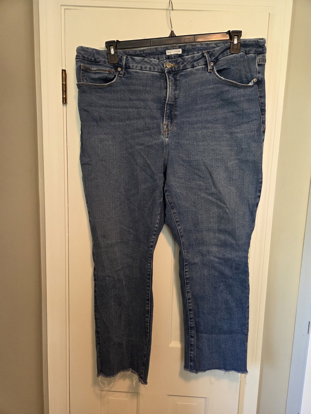 Good American Good Legs Straight Raw Hem Jeans Size 22 EUC